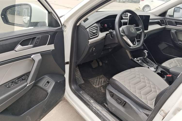 Used Volkswagen Tayron 2023 300TSI Two-Wheel-Drive Luxury Plus Advanced Edition Driver Seat