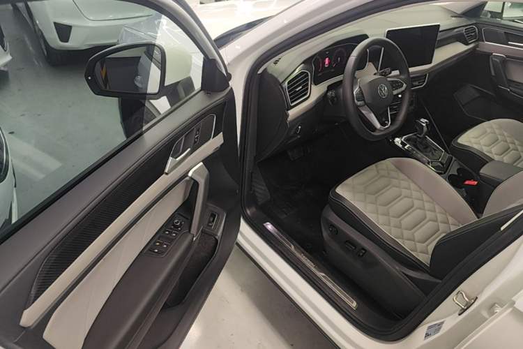 Used Volkswagen Tayron 2023 300TSI Two-Wheel-Drive Luxury Plus Advanced Edition Driver Seat