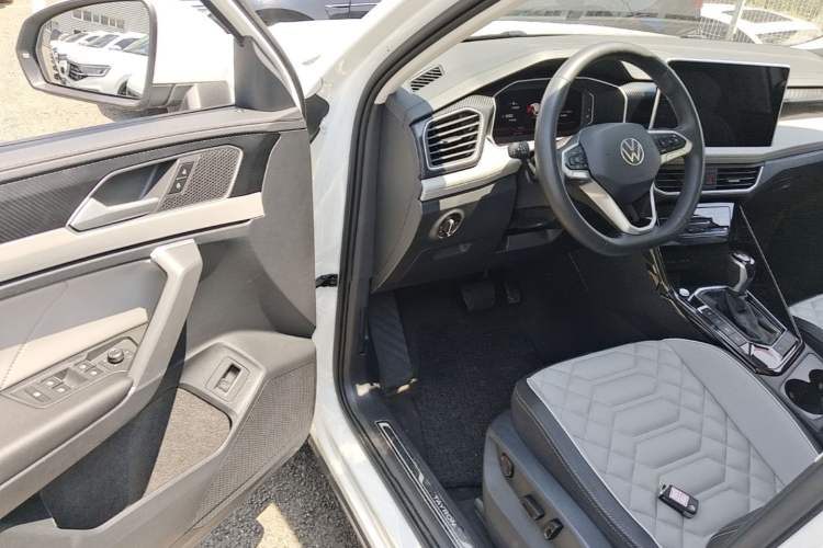 Used Volkswagen Tayron 2023 300TSI Two-Wheel-Drive Luxury Plus Advanced Edition Driver Seat