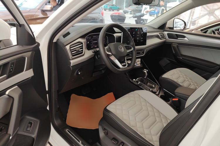 Used Volkswagen Tayron 2023 Revised Version 380TSI All-Wheel Drive R-Line High-Energy Edition Driver Seat