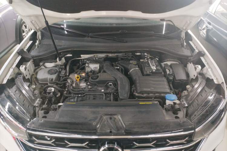 Used Volkswagen Tayron 2023 300TSI Two-Wheel-Drive Luxury Plus Advanced Edition Engine Bay