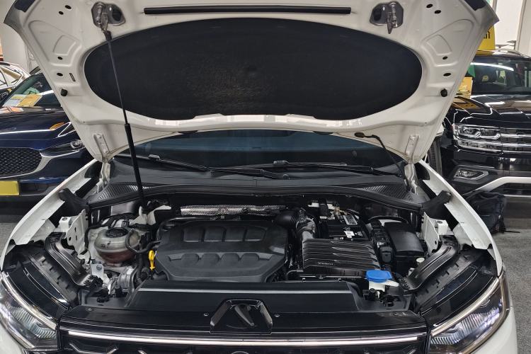 Used Volkswagen Tayron 2023 330TSI Two-Wheel-Drive Luxury Plus Advanced Version Engine Bay