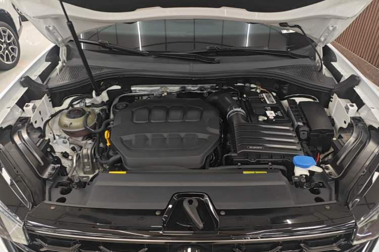 Used Volkswagen Tayron 2023 Revised Version 380TSI All-Wheel Drive R-Line Pro Smart Edition Engine Bay
