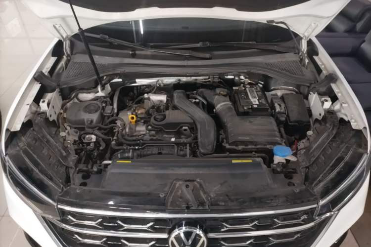 Used Volkswagen Tayron 2023 300TSI Two-Wheel-Drive Luxury Plus Advanced Edition Engine Bay
