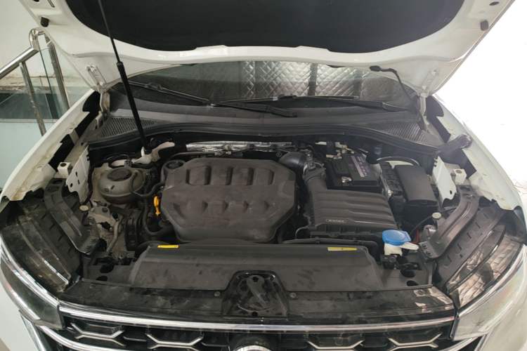 Used Volkswagen Tayron 2023 330TSI Two-Wheel-Drive Luxury Plus Advanced Version Engine Bay