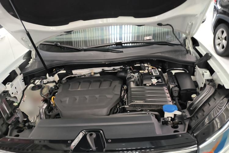 Used Volkswagen Tayron 2023 330TSI Two-Wheel-Drive Luxury Plus Advanced Version Engine Bay