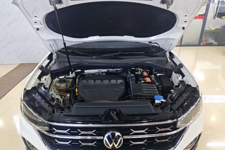 Used Volkswagen Tayron 2023 330TSI Two-Wheel-Drive Luxury Plus Advanced Version Engine Bay