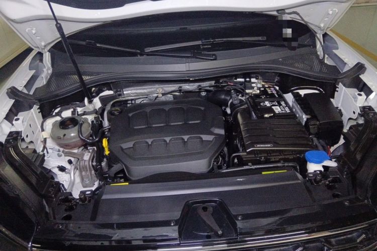 Used Volkswagen Tayron 2023 330TSI Two-Wheel-Drive R-Line High-Energy Version Engine Bay