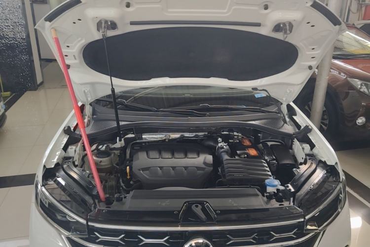 Used Volkswagen Tayron 2023 330TSI Two-Wheel-Drive R-Line High-Energy Version Engine Bay