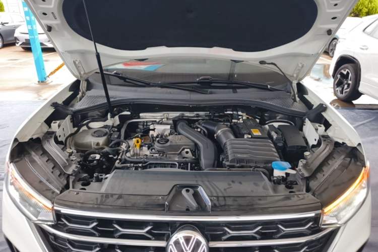 Used Volkswagen Tayron 2023 300TSI Two-Wheel-Drive Luxury Plus Advanced Edition Engine Bay