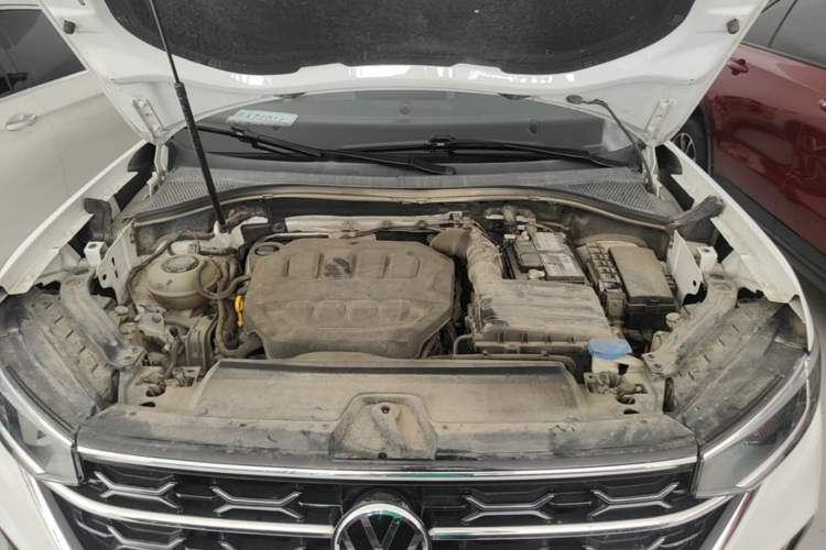 Used Volkswagen Tayron 2023 330TSI Two-Wheel-Drive Luxury Plus Advanced Version Engine Bay