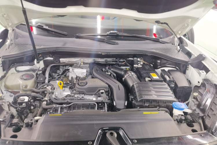 Used Volkswagen Tayron 2023 300TSI Two-Wheel-Drive Luxury Plus Advanced Edition Engine Bay