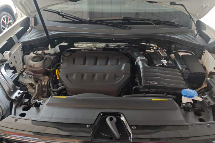 Used Volkswagen Tayron 2023 Revised Version 380TSI All-Wheel Drive R-Line High-Energy Edition Engine Bay