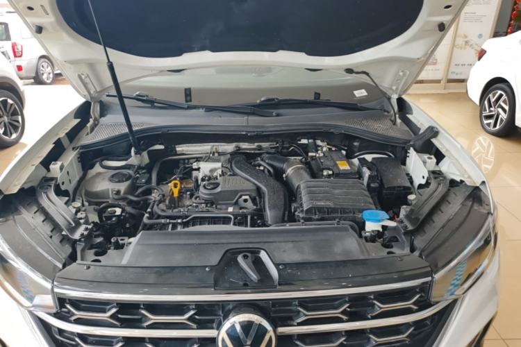Used Volkswagen Tayron 2023 300TSI Two-Wheel-Drive Luxury Plus Advanced Edition Engine Bay