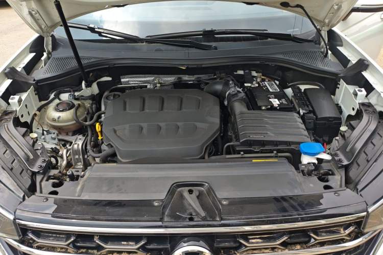 Used Volkswagen Tayron 2023 330TSI Two-Wheel-Drive Luxury Plus Advanced Version Engine Bay