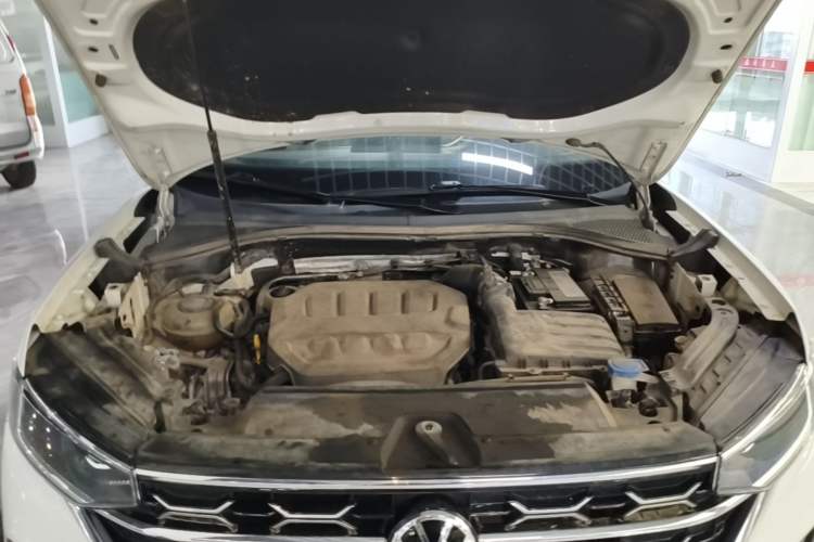 Used Volkswagen Tayron 2023 330TSI Two-Wheel-Drive Luxury Plus Advanced Version Engine Bay