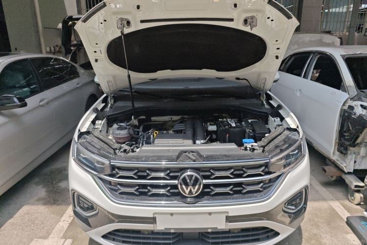 Used Volkswagen Tayron 2023 280TSI Two-Wheel-Drive Luxury Plus Advanced Version Engine Bay