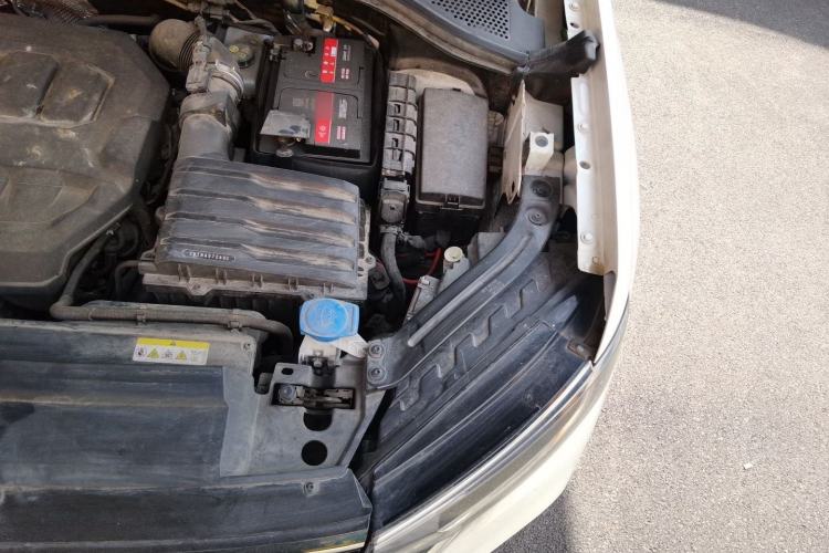 Used Volkswagen Tayron 2023 330TSI Two-Wheel-Drive Luxury Plus Advanced Version Engine Bay Left