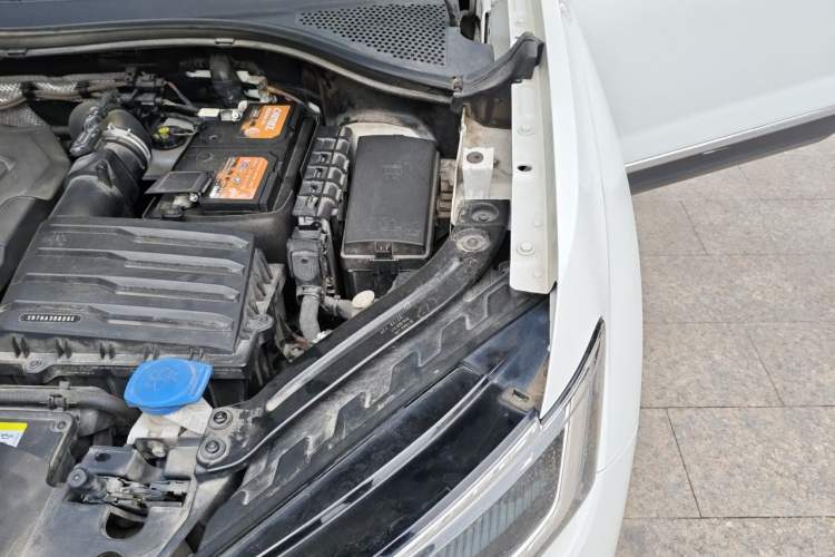 Used Volkswagen Tayron 2023 330TSI Two-Wheel-Drive Luxury Plus Advanced Version Engine Bay Left