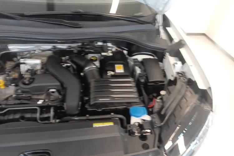 Used Volkswagen Tayron 2023 300TSI Two-Wheel-Drive Luxury Plus Advanced Edition Engine Bay Left