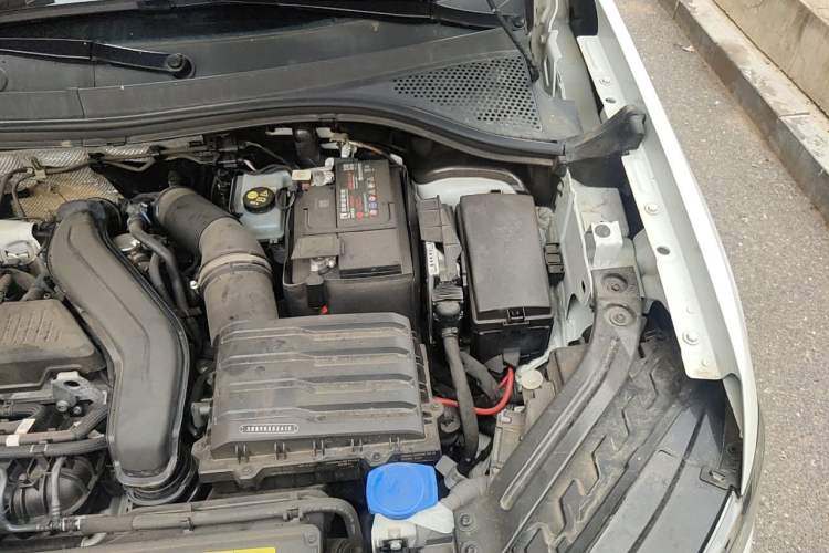 Used Volkswagen Tayron 2023 300TSI Two-Wheel-Drive Luxury Plus Advanced Edition Engine Bay Left