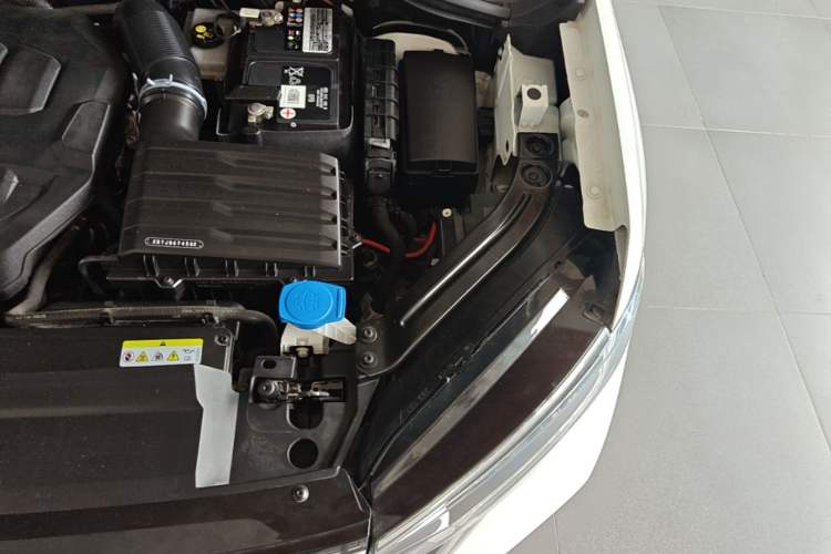 Used Volkswagen Tayron 2023 Revised Version 380TSI All-Wheel Drive R-Line High-Energy Edition Engine Bay Left