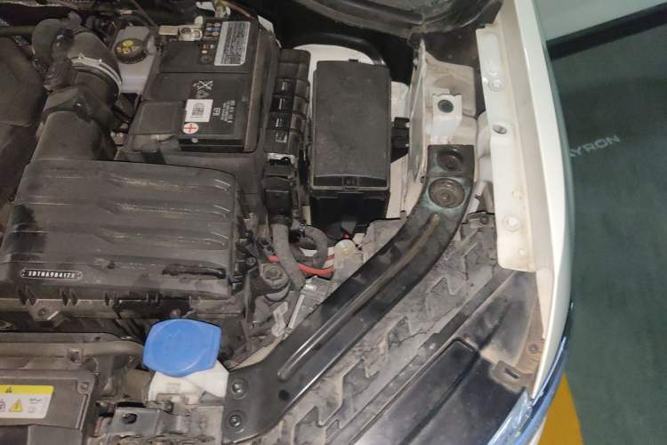 Used Volkswagen Tayron 2023 330TSI Two-Wheel-Drive Luxury Plus Advanced Version Engine Bay Left