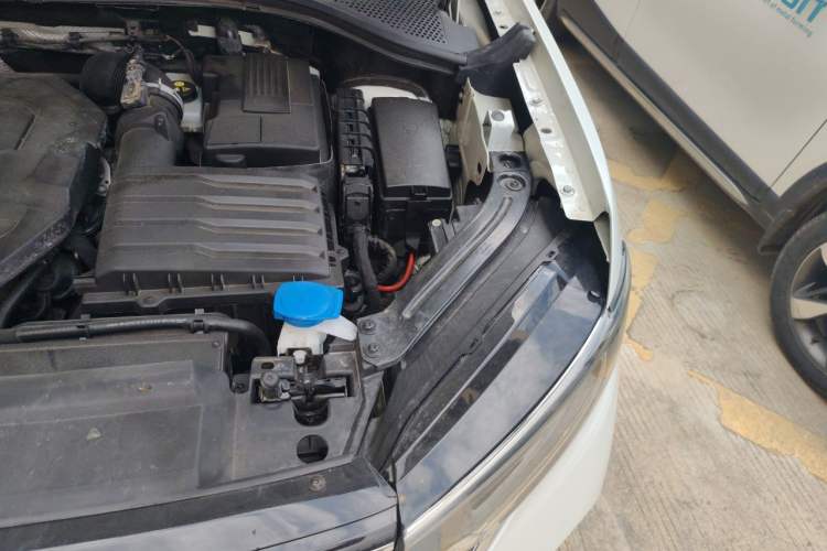 Used Volkswagen Tayron 2023 330TSI Two-Wheel-Drive R-Line High-Energy Version Engine Bay Left