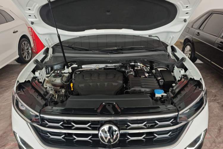 Used Volkswagen Tayron 2023 330TSI Two-Wheel-Drive Luxury Plus Advanced Version Engine Bay