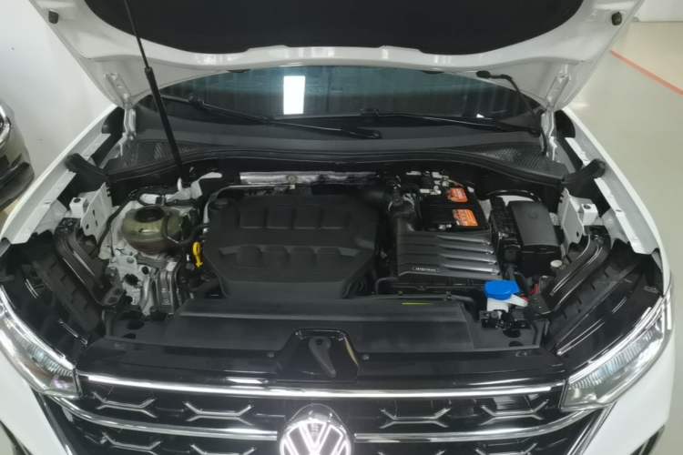 Used Volkswagen Tayron 2023 330TSI Two-Wheel-Drive Luxury Plus Advanced Version Engine Bay