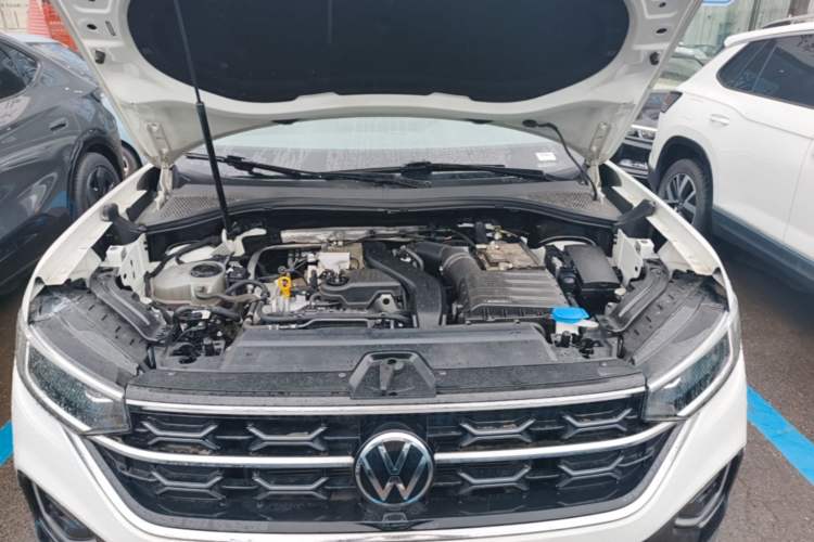 Used Volkswagen Tayron 2023 300TSI Two-Wheel-Drive Luxury Plus Advanced Edition Engine Bay