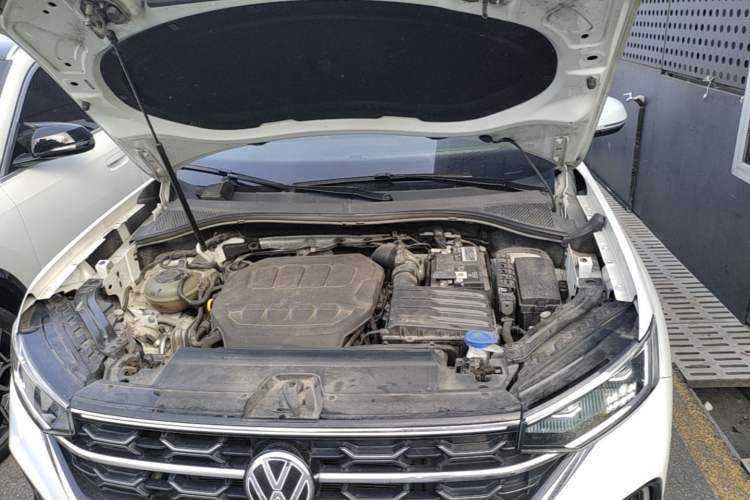 Used Volkswagen Tayron 2023 330TSI Two-Wheel-Drive Luxury Plus Advanced Version Engine Bay