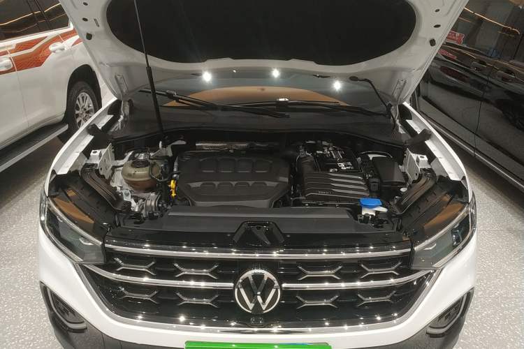 Used Volkswagen Tayron 2023 330TSI Two-Wheel-Drive Luxury Plus Advanced Version Engine Bay