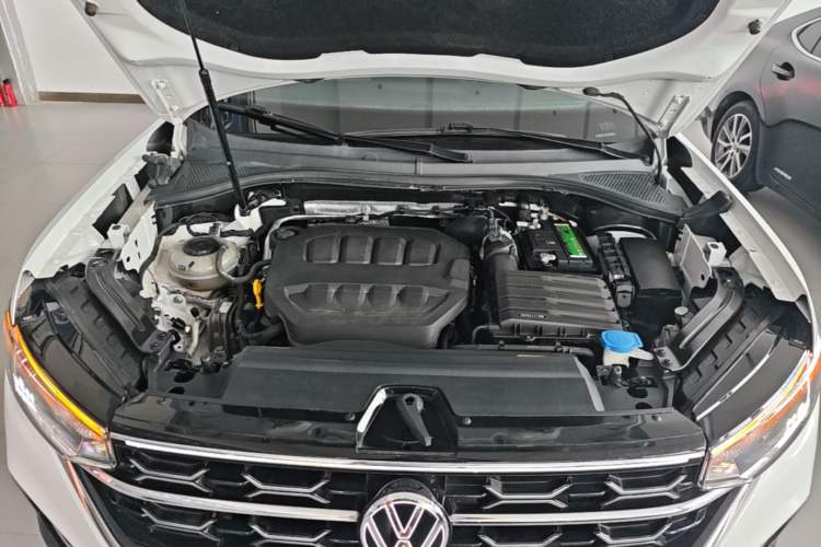 Used Volkswagen Tayron 2023 330TSI Two-Wheel-Drive Luxury Plus Advanced Version Engine Bay