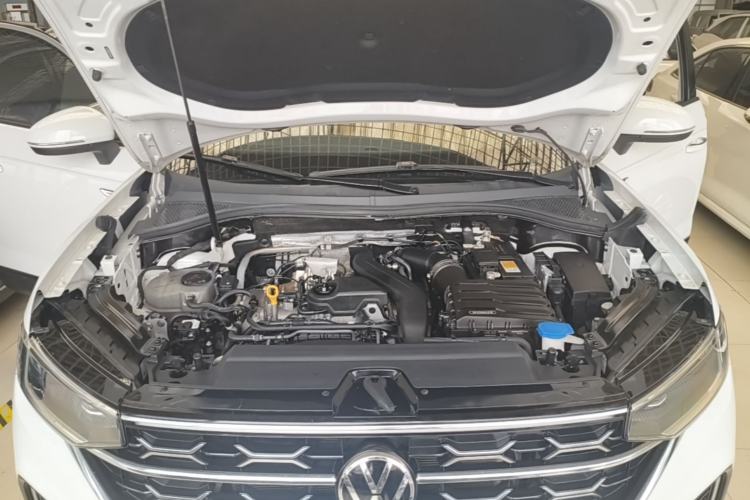 Used Volkswagen Tayron 2023 300TSI Two-Wheel-Drive Luxury Plus Advanced Edition Engine Bay