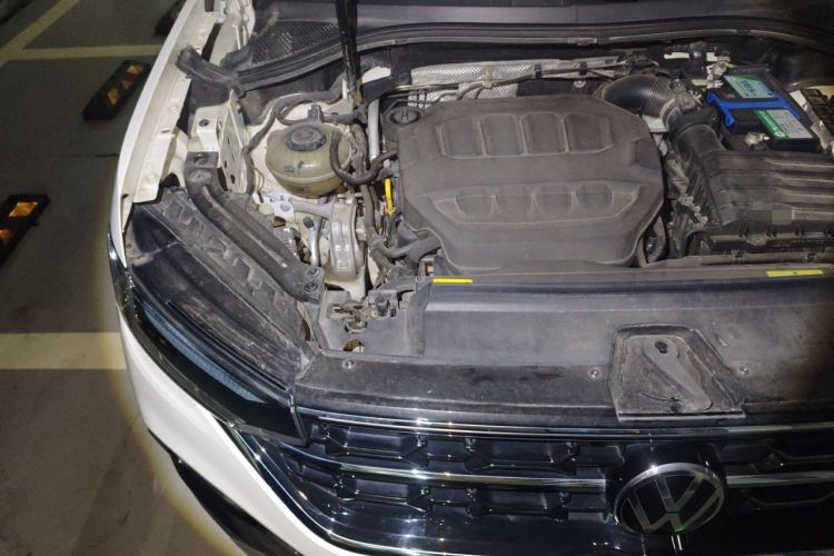 Used Volkswagen Tayron 2023 330TSI Two-Wheel-Drive Luxury Plus Advanced Version Engine Bay Right