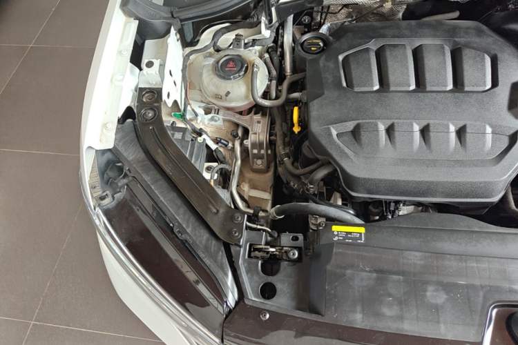 Used Volkswagen Tayron 2023 Revised Version 380TSI All-Wheel Drive R-Line High-Energy Edition Engine Bay Right