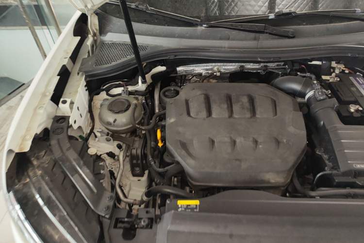 Used Volkswagen Tayron 2023 330TSI Two-Wheel-Drive Luxury Plus Advanced Version Engine Bay Right