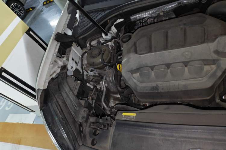 Used Volkswagen Tayron 2023 330TSI Two-Wheel-Drive R-Line High-Energy Version Engine Bay Right