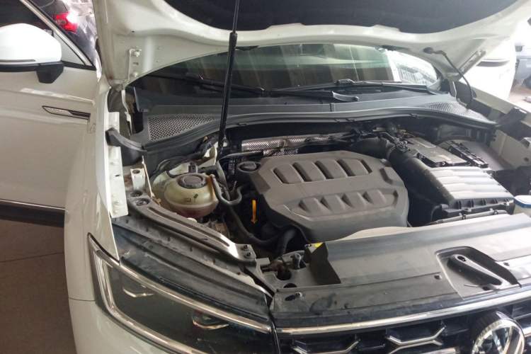 Used Volkswagen Tayron 2023 330TSI Two-Wheel-Drive Luxury Plus Advanced Version Engine Bay Right