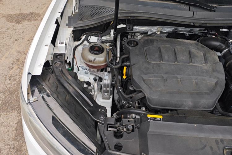 Used Volkswagen Tayron 2023 330TSI Two-Wheel-Drive Luxury Plus Advanced Version Engine Bay Right