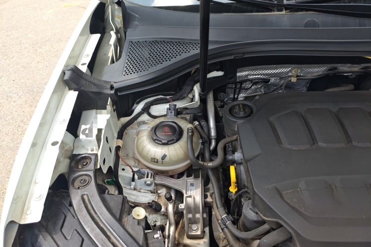 Used Volkswagen Tayron 2023 330TSI Two-Wheel-Drive Luxury Plus Advanced Version Engine Bay Right