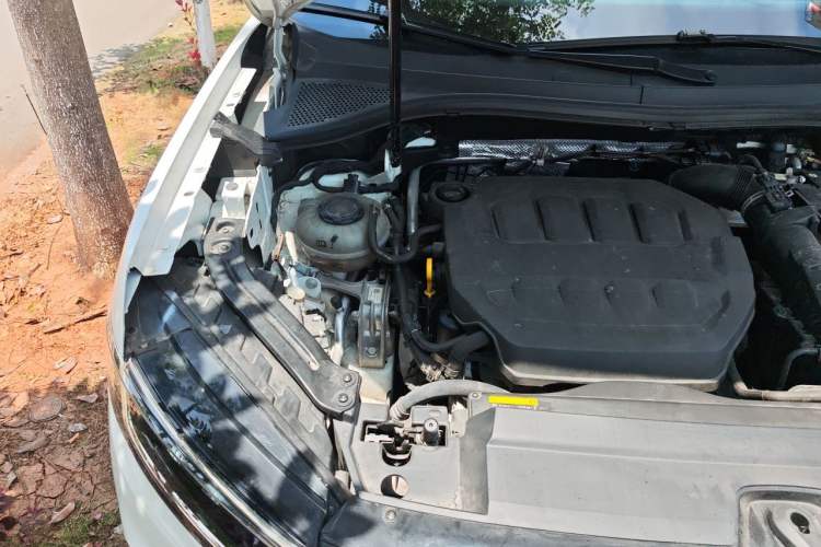 Used Volkswagen Tayron 2023 330TSI Two-Wheel-Drive Luxury Plus Advanced Version Engine Bay Right