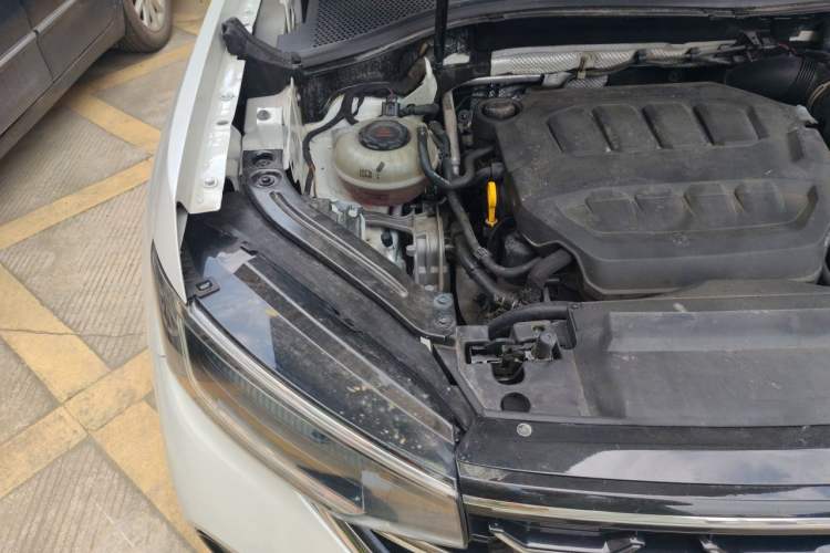 Used Volkswagen Tayron 2023 330TSI Two-Wheel-Drive R-Line High-Energy Version Engine Bay Right