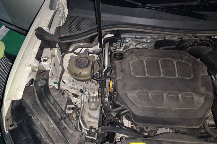 Used Volkswagen Tayron 2023 Revised Version 380TSI All-Wheel Drive R-Line High-Energy Edition Engine Bay Right
