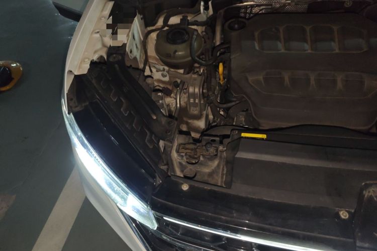 Used Volkswagen Tayron 2023 330TSI Two-Wheel-Drive Luxury Plus Advanced Version Engine Bay Right
