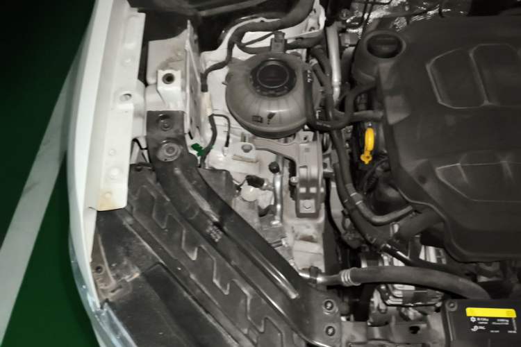Used Volkswagen Tayron 2023 330TSI Two-Wheel-Drive Luxury Plus Advanced Version Engine Bay Right