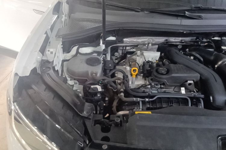 Used Volkswagen Tayron 2023 300TSI Two-Wheel-Drive Luxury Plus Advanced Edition Engine Bay Right