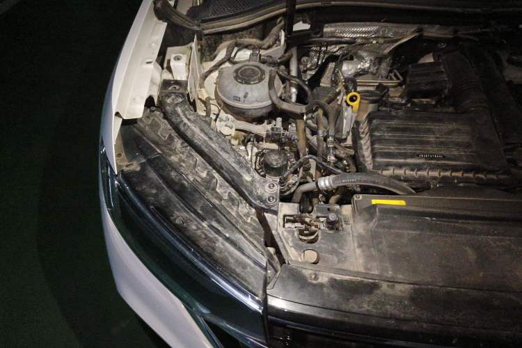Used Volkswagen Tayron 2023 280TSI Two-Wheel-Drive Luxury Plus Advanced Version Engine Bay Right