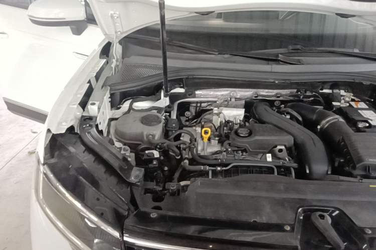 Used Volkswagen Tayron 2023 300TSI Two-Wheel-Drive Luxury Plus Advanced Edition Engine Bay Right